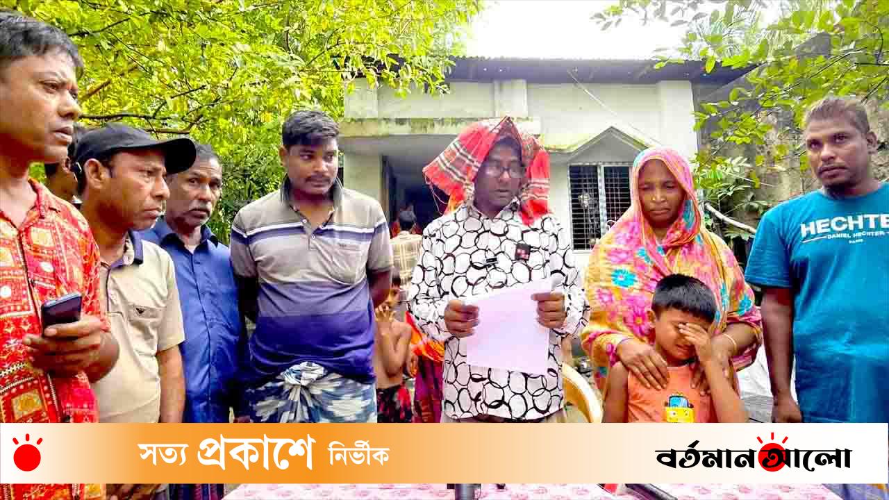 বড়াইগ্রামে মিথ্যা সংবাদ প্রকাশের প্রতিবাদে সংবাদ সম্মেলন