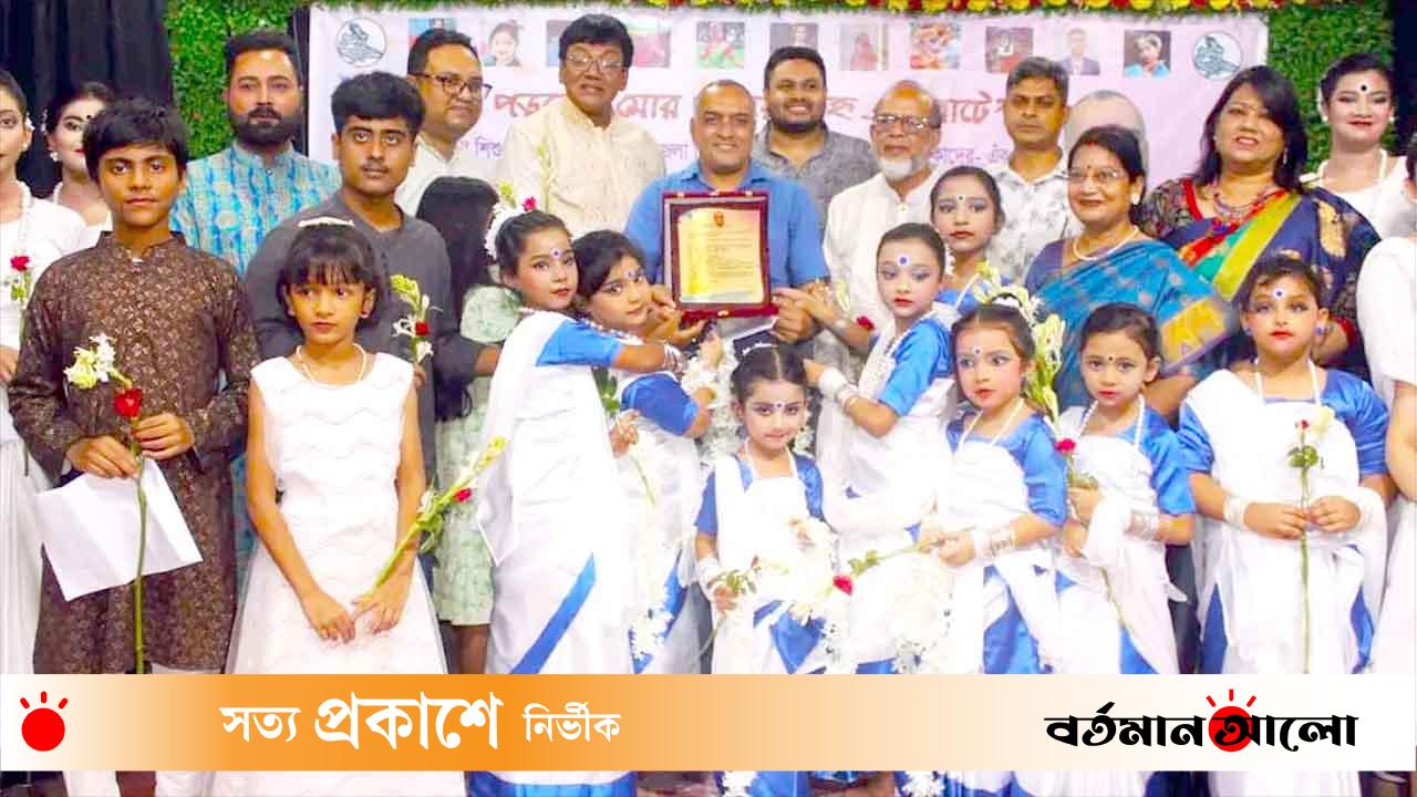 রাজশাহীতে মনজুর কাদেরের সম্মানে ব্যতিক্রমী সাংস্কৃতিক অনুষ্ঠান