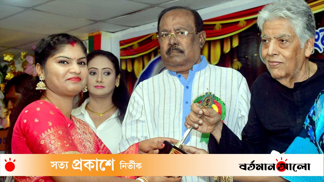 শ্রেষ্ঠ নাট্যকার অর্পনা রানী রাজবংশী