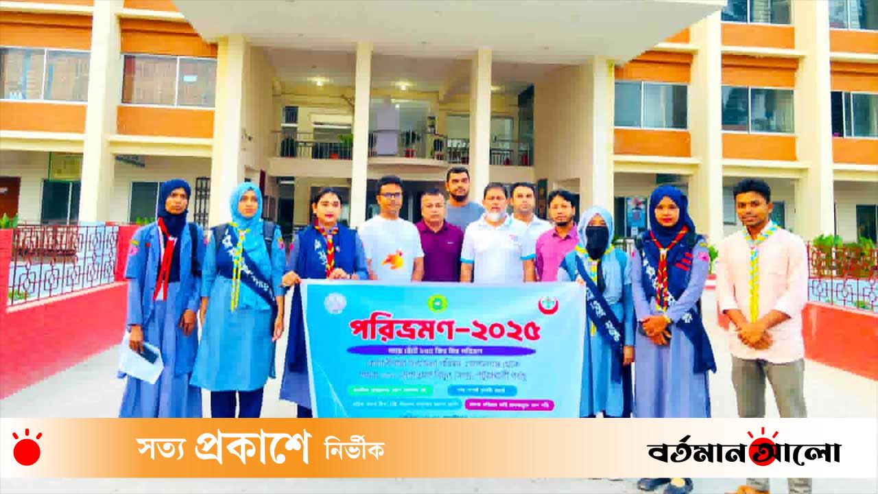 পায়ে হেঁটে ১৫০ কিঃমিঃ পরিভ্রমণে গোবিপ্রবির ২ গার্ল ইন রোভার