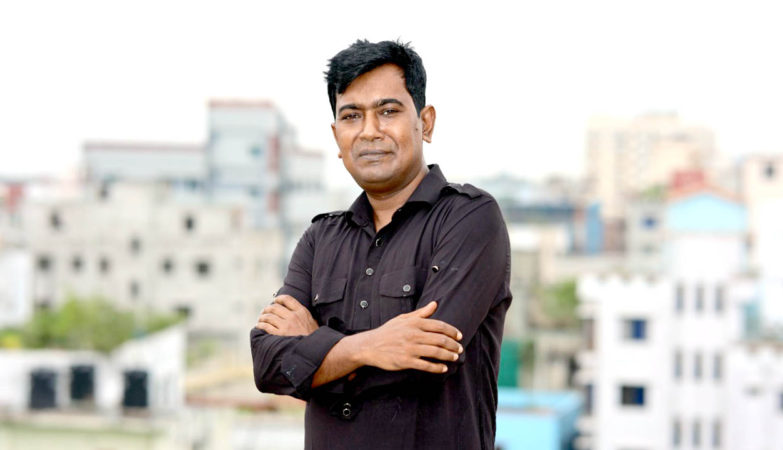 বিশ্বকাপ ফুটবল নিয়ে পলাশ মণি দাসের ‘ফুটবল যুদ্ধ’