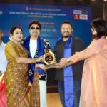 মিজাফ স্টার অ্যাওয়ার্ড পেলেন গোলাম শাহরিয়ার কবীর