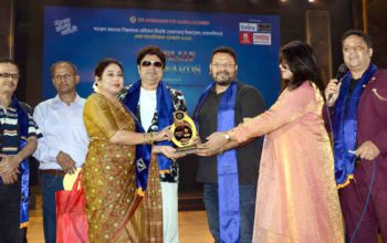 মিজাফ স্টার অ্যাওয়ার্ড পেলেন গোলাম শাহরিয়ার কবীর