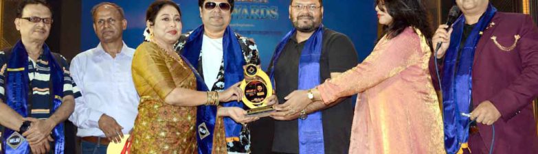 মিজাফ স্টার অ্যাওয়ার্ড পেলেন গোলাম শাহরিয়ার কবীর