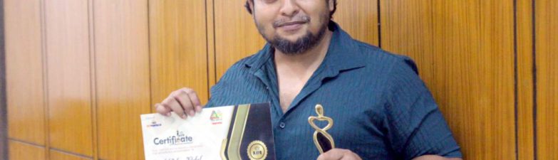 শ্রেষ্ঠ নাট্যকারের সম্মাননা পেলেন ফরিদুল ইসলাম রুবেল